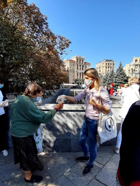Auf dem berühmten Maidan-Platz in Kiew begegnet Sant'Egidio Obdachlosen, während die kalte Jahreszeit näherrückt